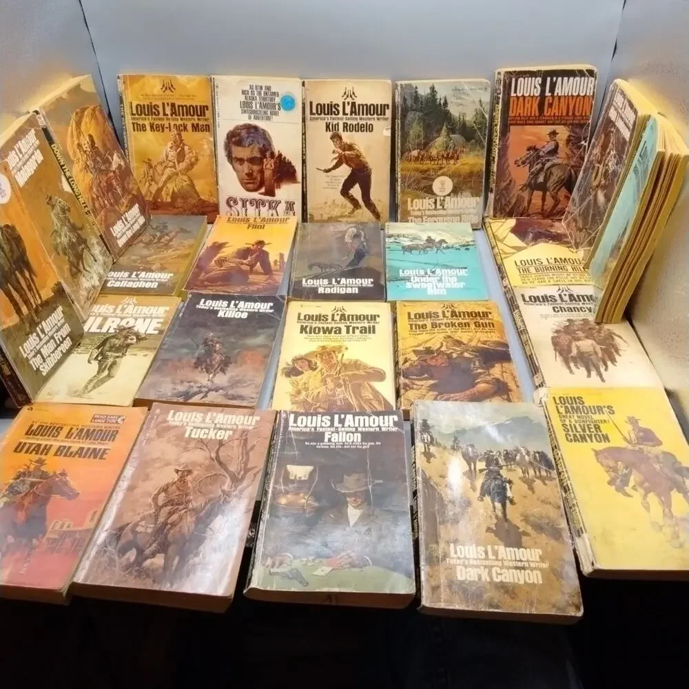 Louis L'AMOUR Western Novels Paperback Books - Lot of 25 (2)